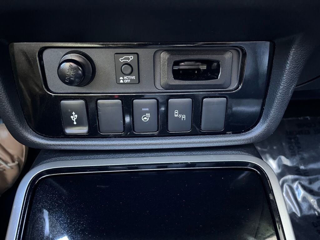 Used 2019 Mitsubishi Outlander SEL image 19