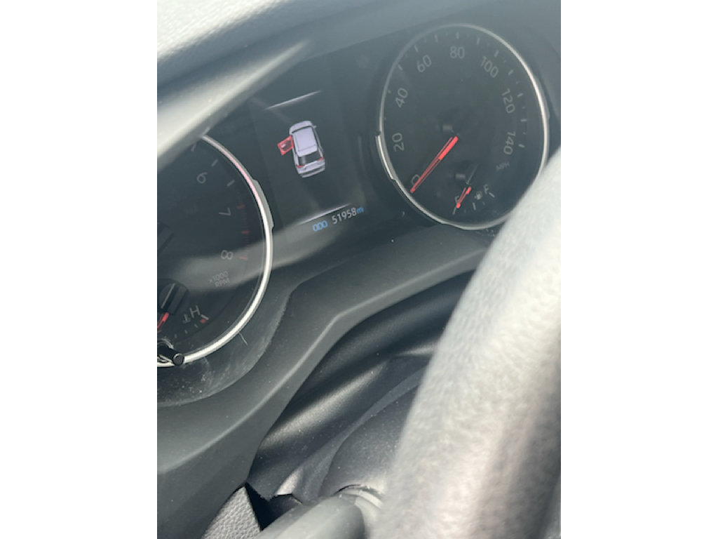 Used 2020 Toyota RAV4 XLE w/ Convenience Package FWD image 6