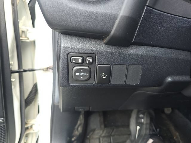 Used 2017 Toyota Corolla iM w/ All-Weather Mat Package FWD image 15