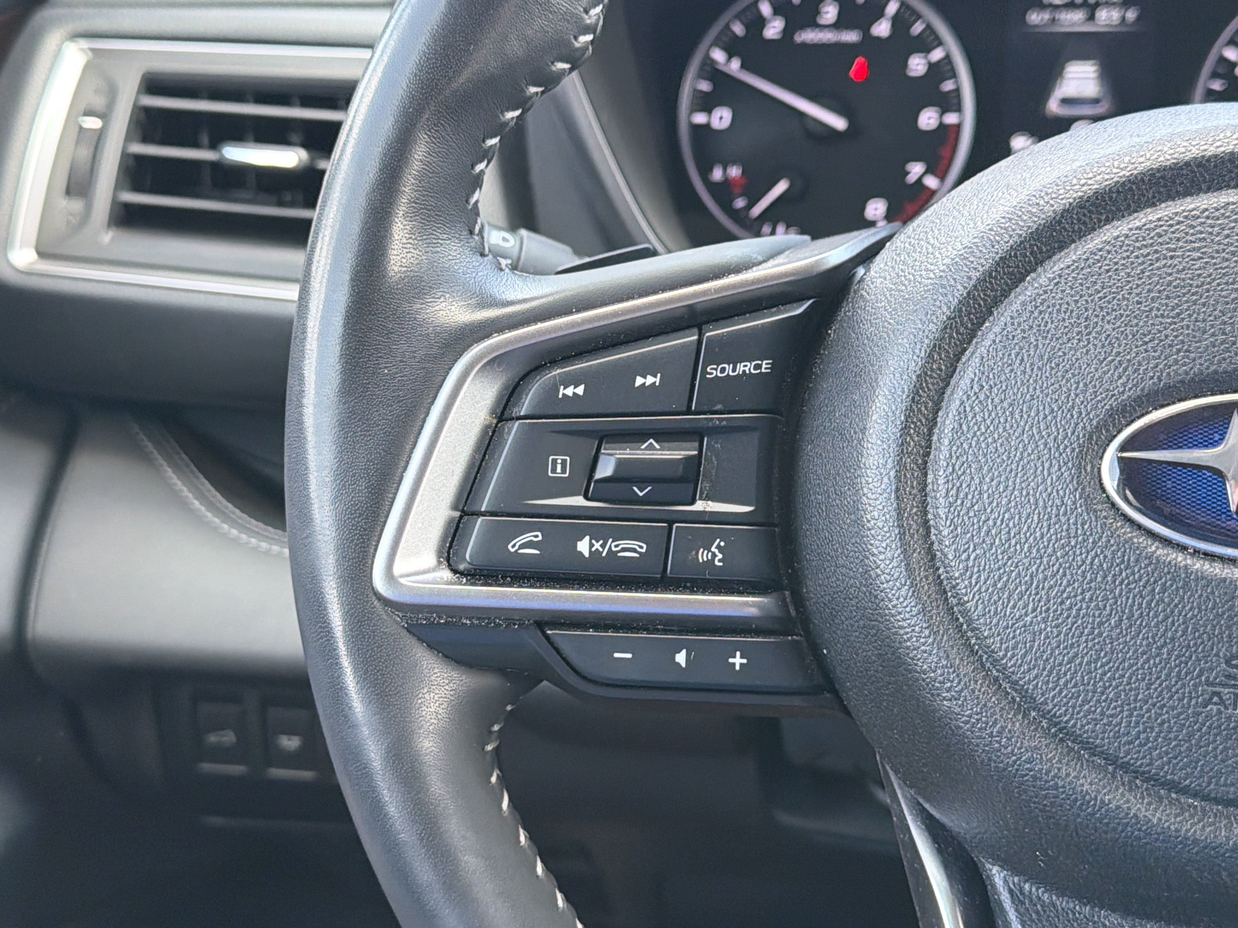 Used 2023 Subaru Ascent Touring AWD/4WD image 14