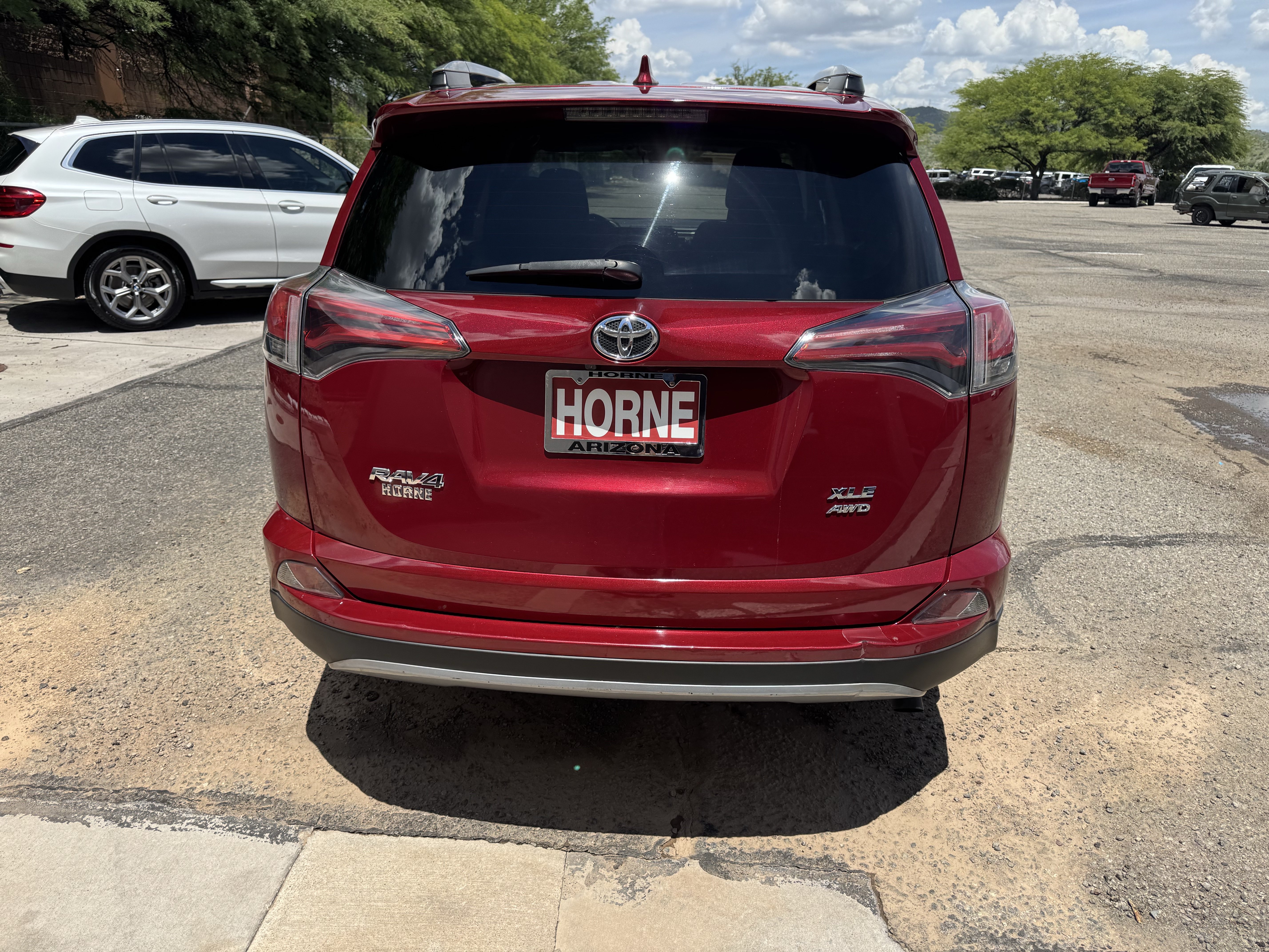 Used 2018 Toyota RAV4 XLE AWD/4WD image 6