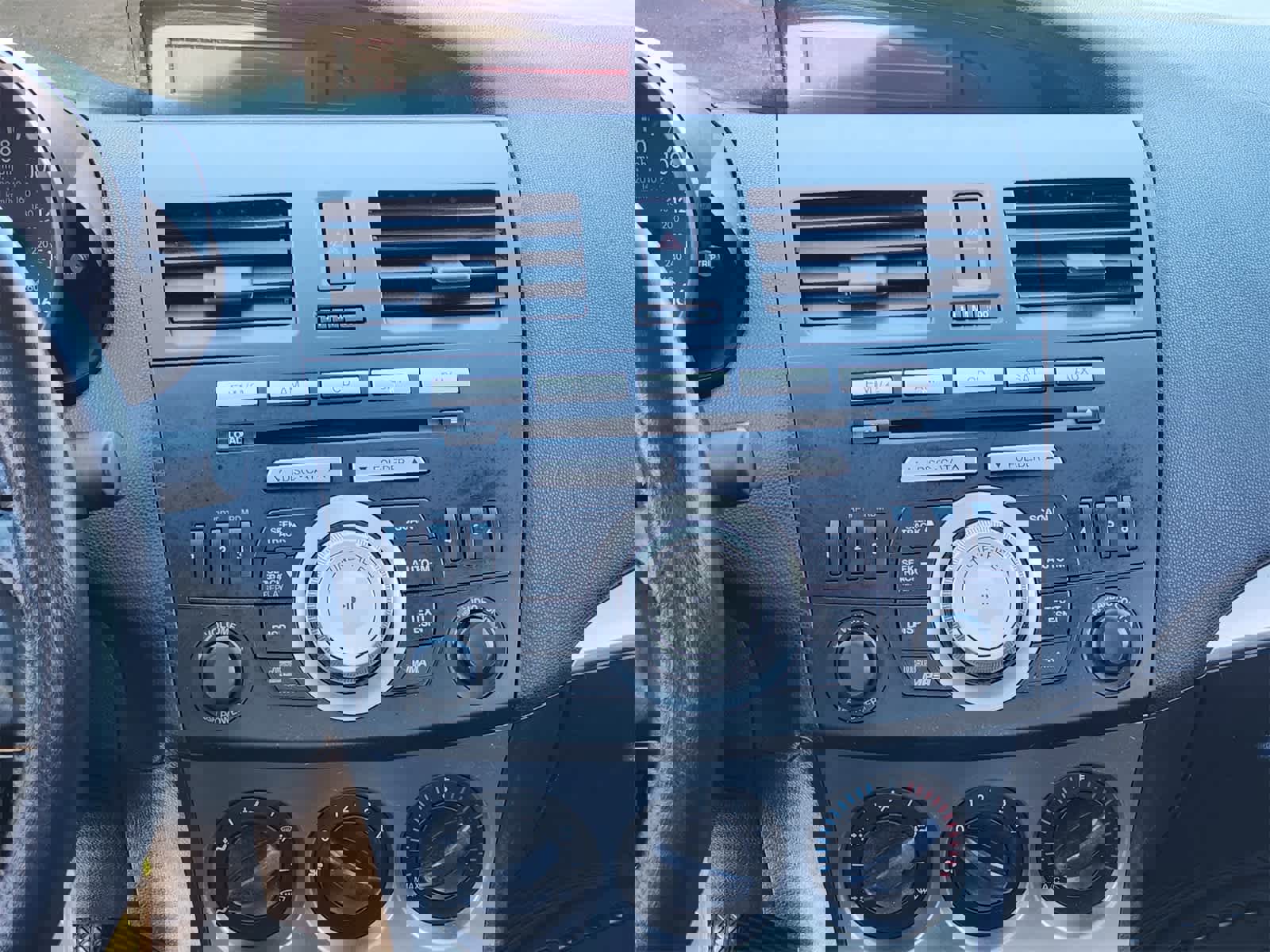 Used 2010 MAZDA MAZDA3 i Touring image 16