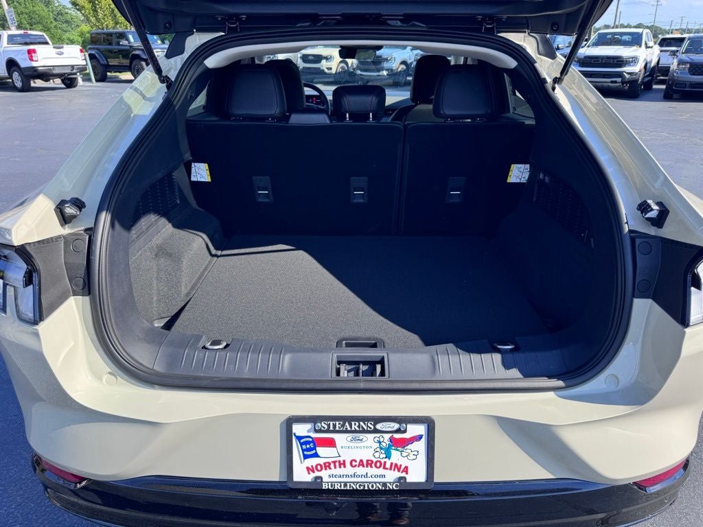 New 2026 Ford Mustang Mach-E Premium w/ Sport Appearance Package AWD/4WD image 39
