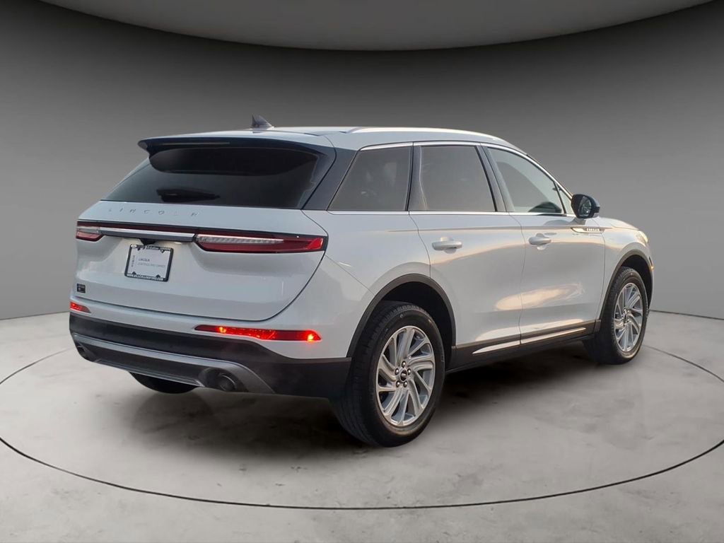 Certified 2022 Lincoln Corsair FWD image 9