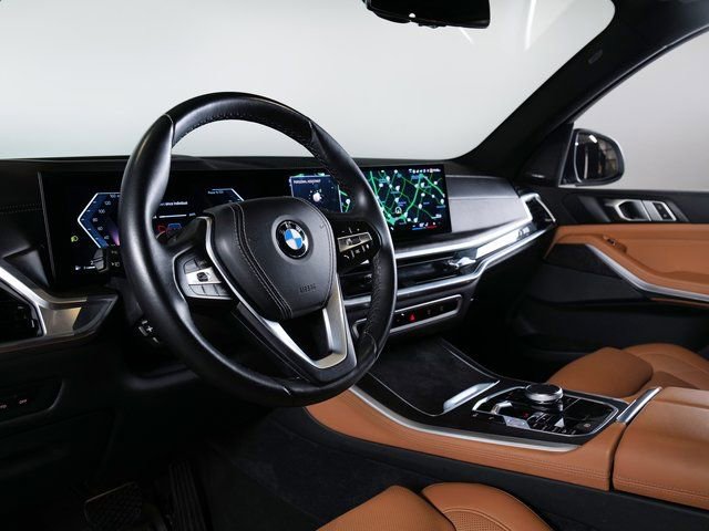 Used 2024 BMW X5 xDrive40i w/ Premium Package AWD/4WD image 4