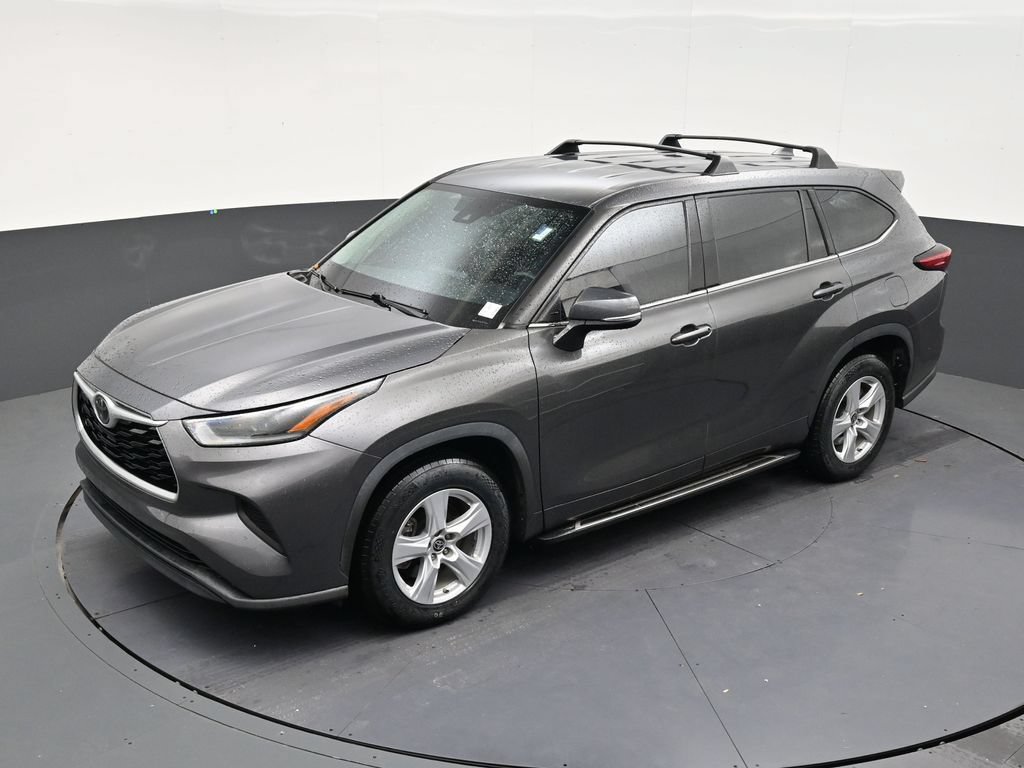Used 2021 Toyota Highlander L FWD image 11