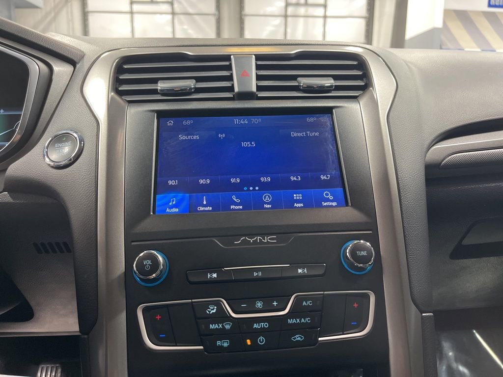 Used 2020 Ford Fusion SE image 29