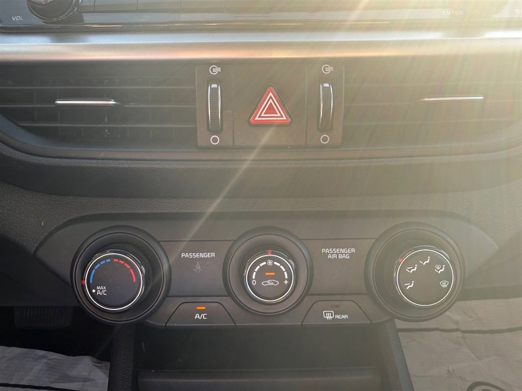 Used 2020 Kia Forte LXS FWD image 15