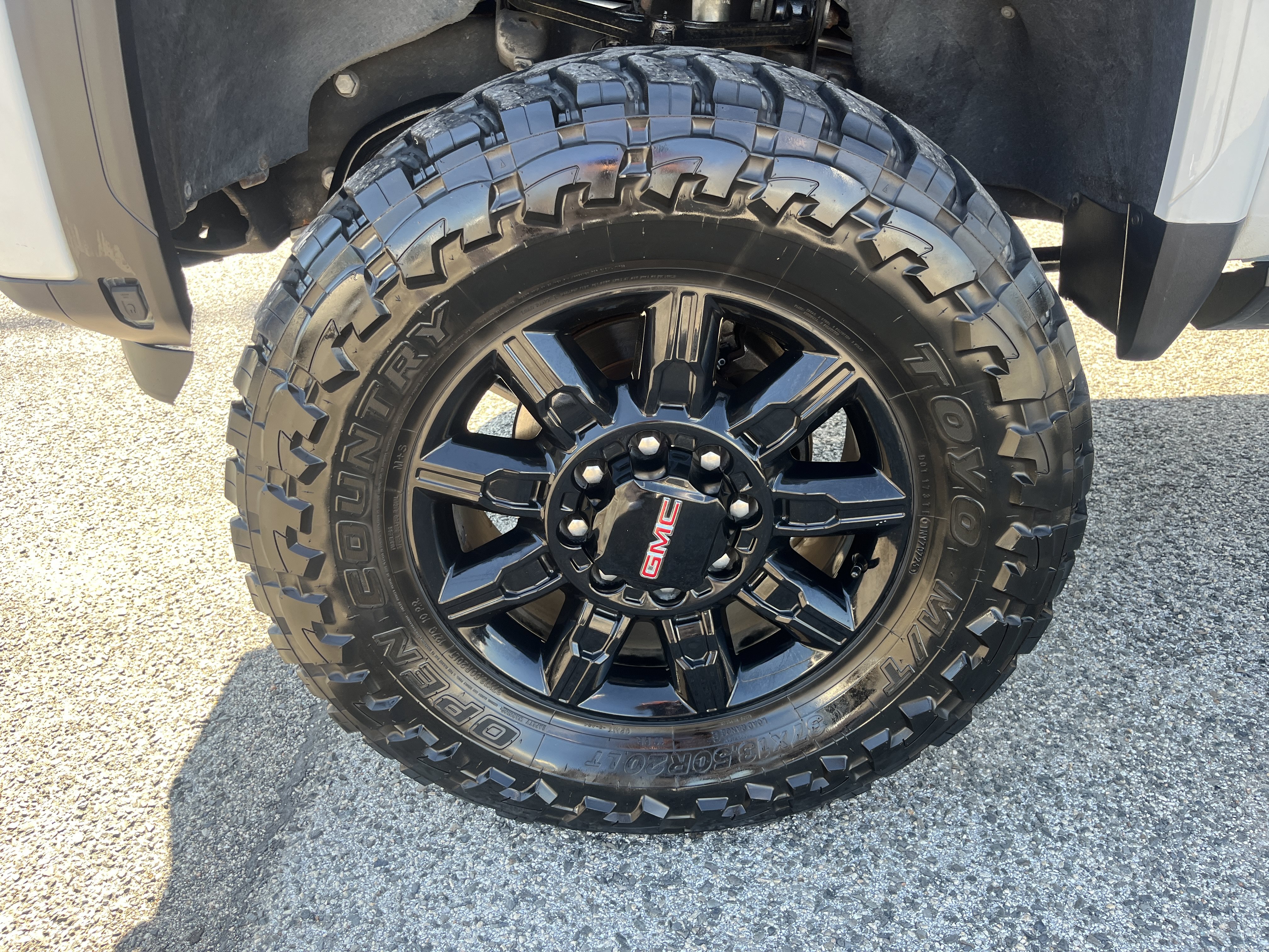 Used 2024 GMC Sierra 2500 AT4 w/ AT4 Premium Plus Package AWD/4WD image 9