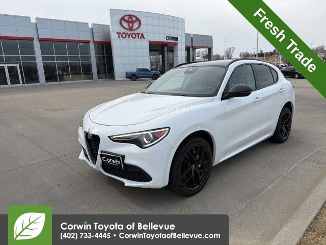 Used 2021 Alfa Romeo Stelvio Ti w/ Nero Edizione AWD/4WD image 3