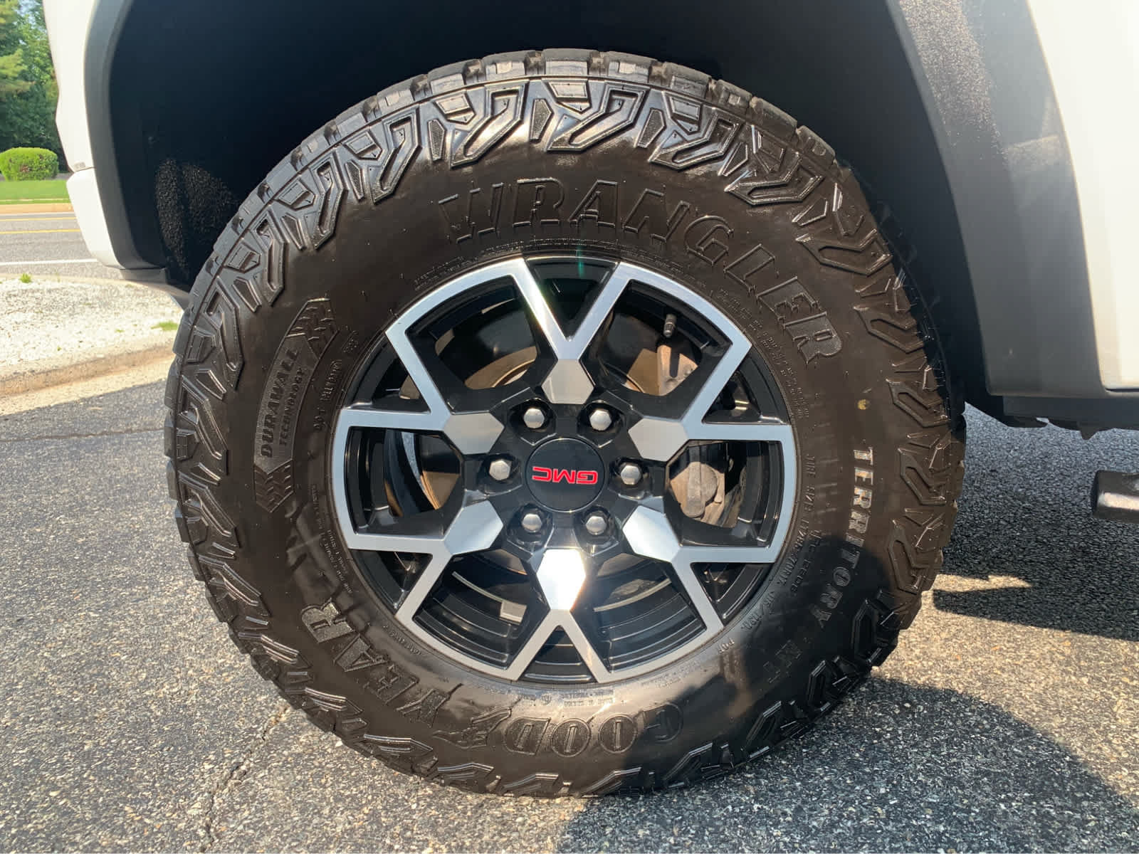 Used 2023 GMC Canyon AT4X AWD/4WD image 7