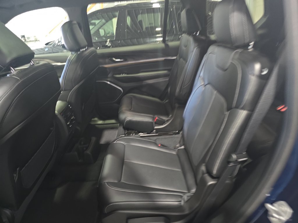 New 2027 Jeep Grand Cherokee L Limited AWD/4WD image 15