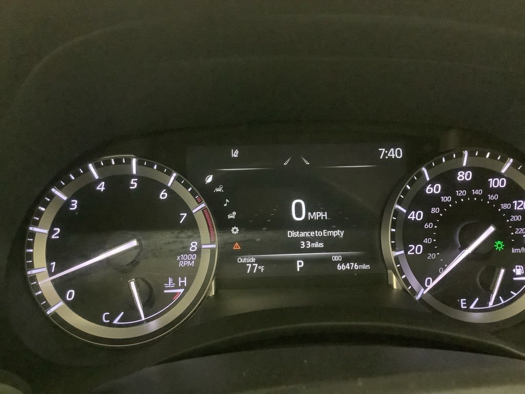 Used 2022 Toyota Highlander XLE AWD/4WD image 9