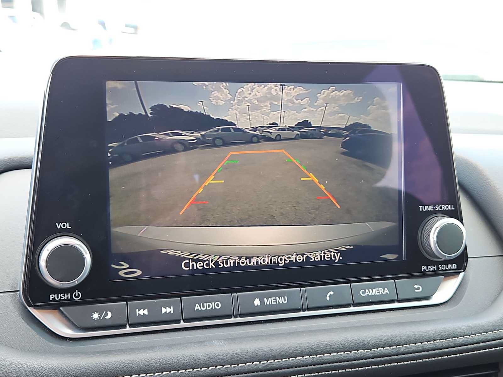 Used 2025 Nissan Rogue S FWD image 19