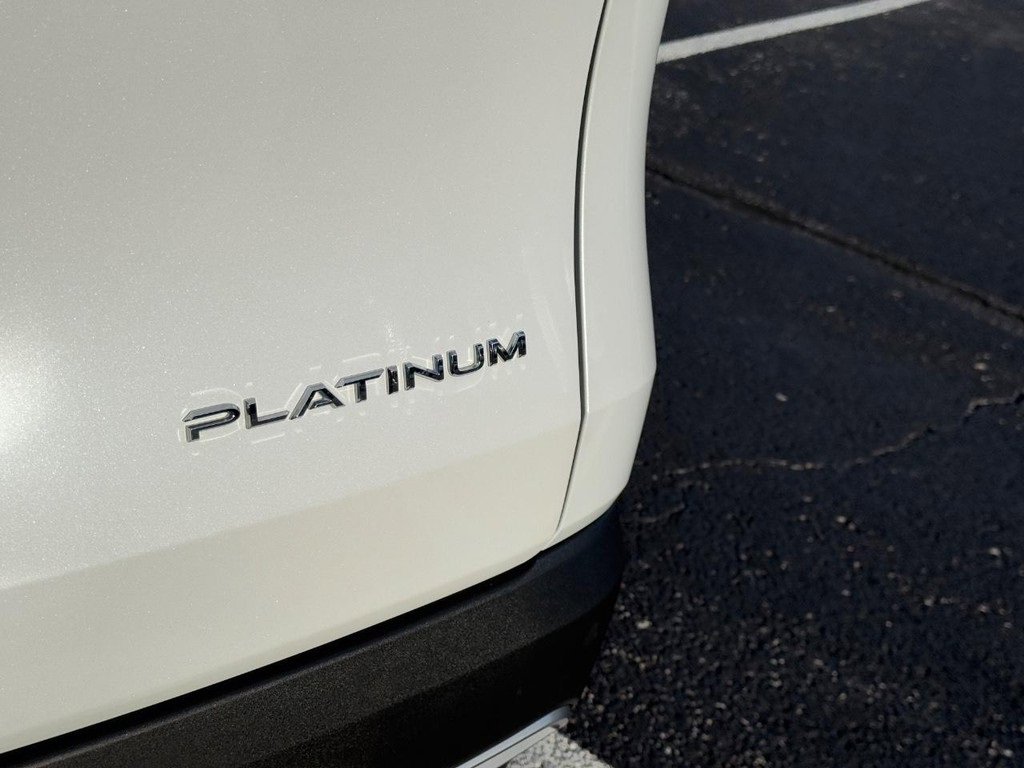 Used 2024 Toyota Grand Highlander AWD Hybrid image 7