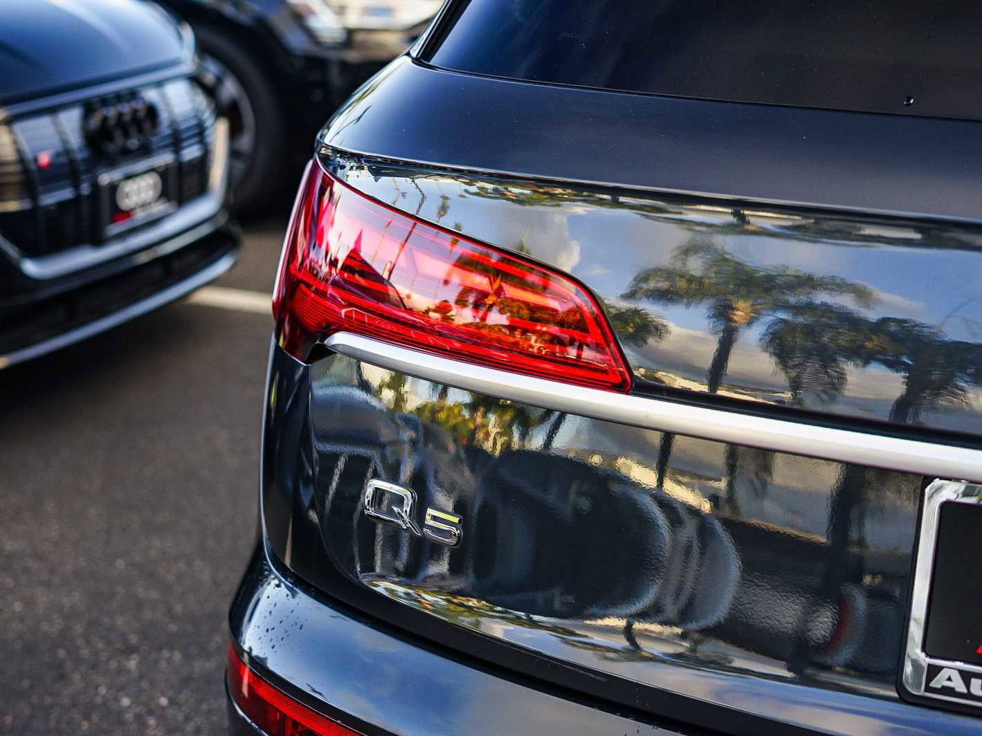 Used 2023 Audi Q5 Premium w/ Convenience Package image 11