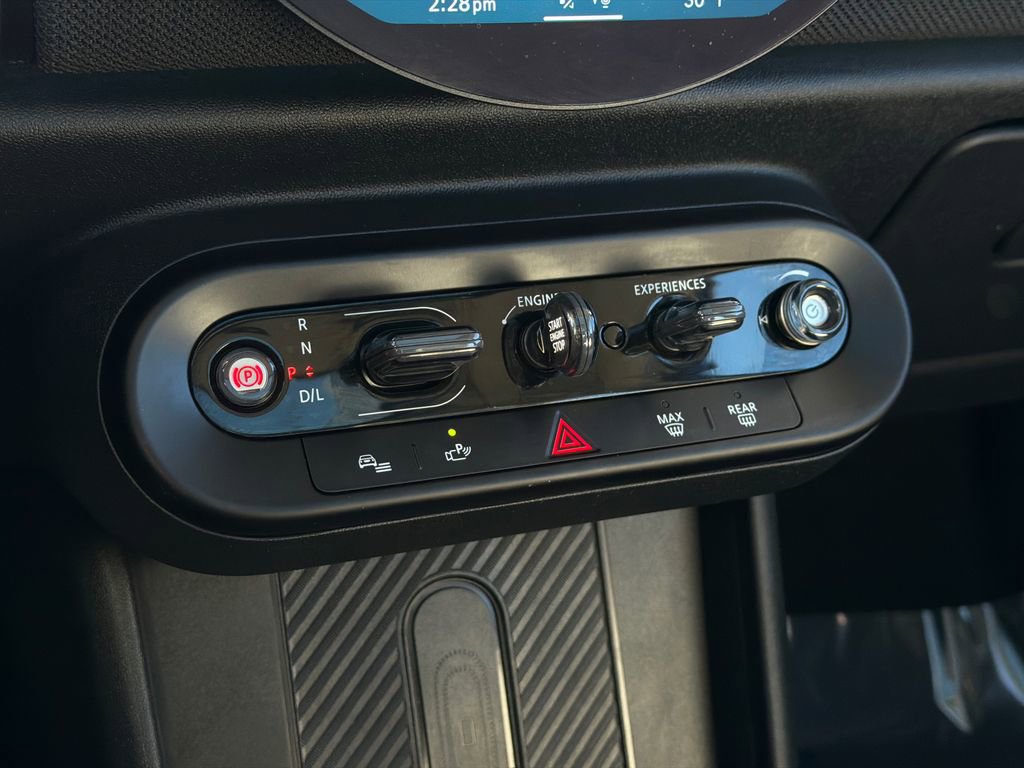 Used 2025 MINI Cooper 2-Door Hardtop image 25