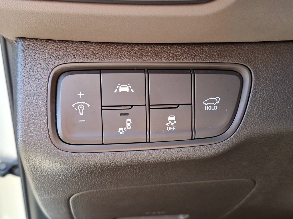 Used 2020 Hyundai Santa Fe SEL w/ Convenience Package FWD image 17