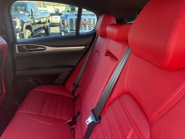 Used 2024 Alfa Romeo Stelvio Veloce image 25