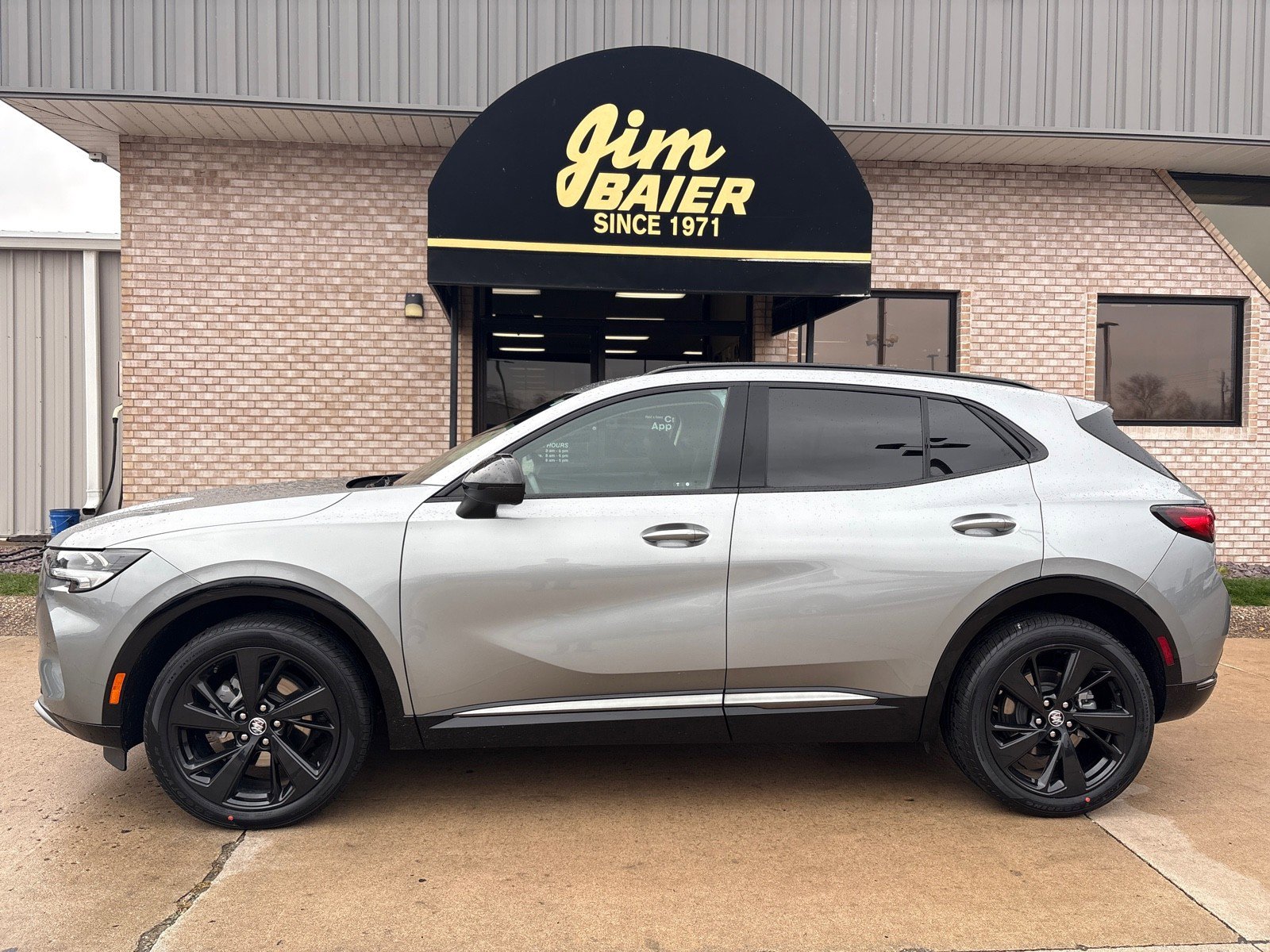 Used 2023 Buick Envision Preferred w/ Sport Touring Package image 2