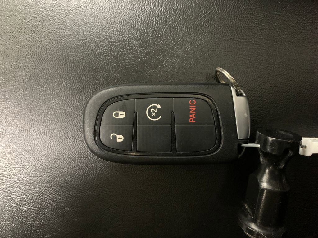 Used 2021 Jeep Cherokee Latitude Plus image 17