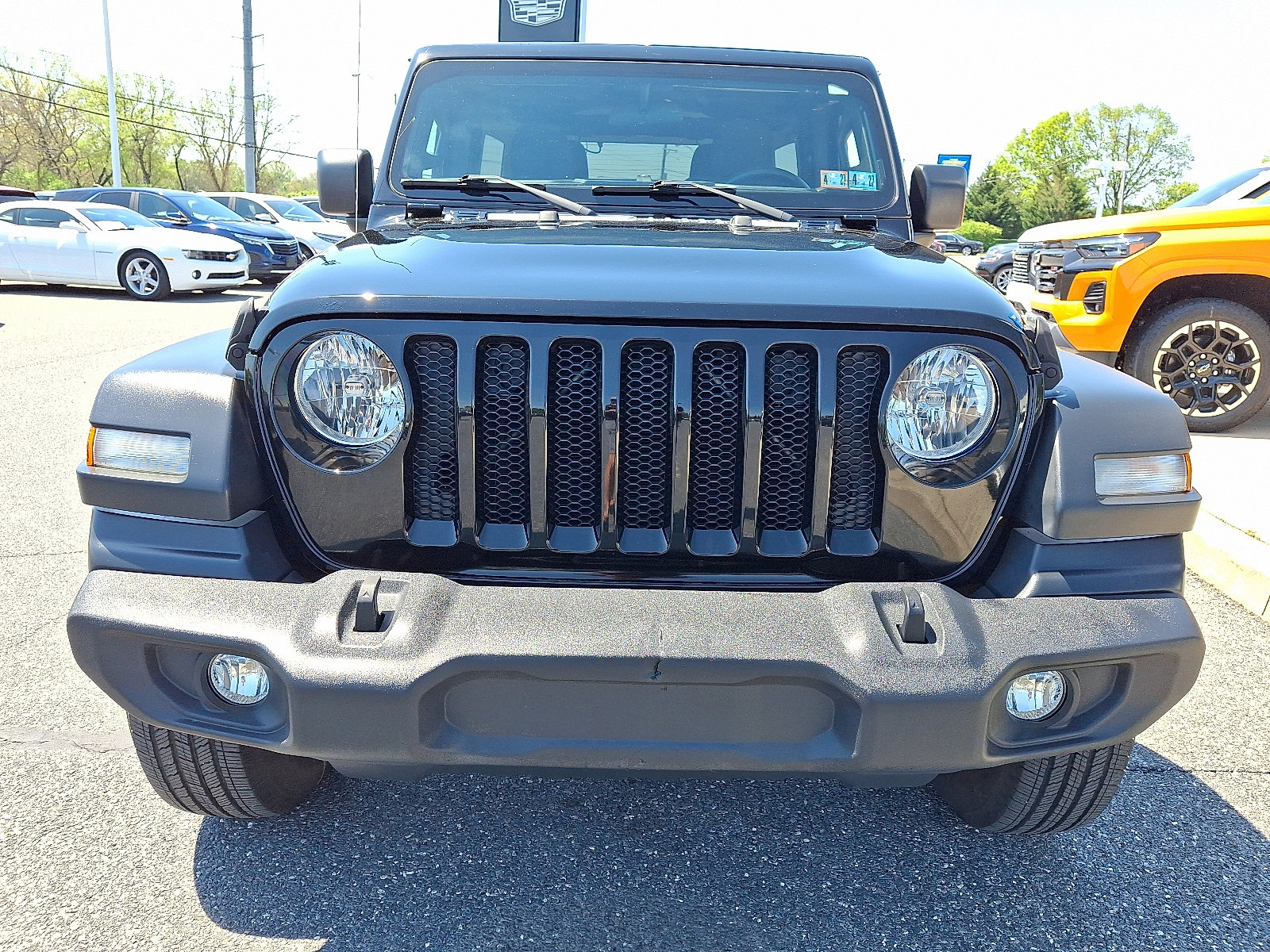 Used 2018 Jeep Wrangler Unlimited Sport AWD/4WD image 2