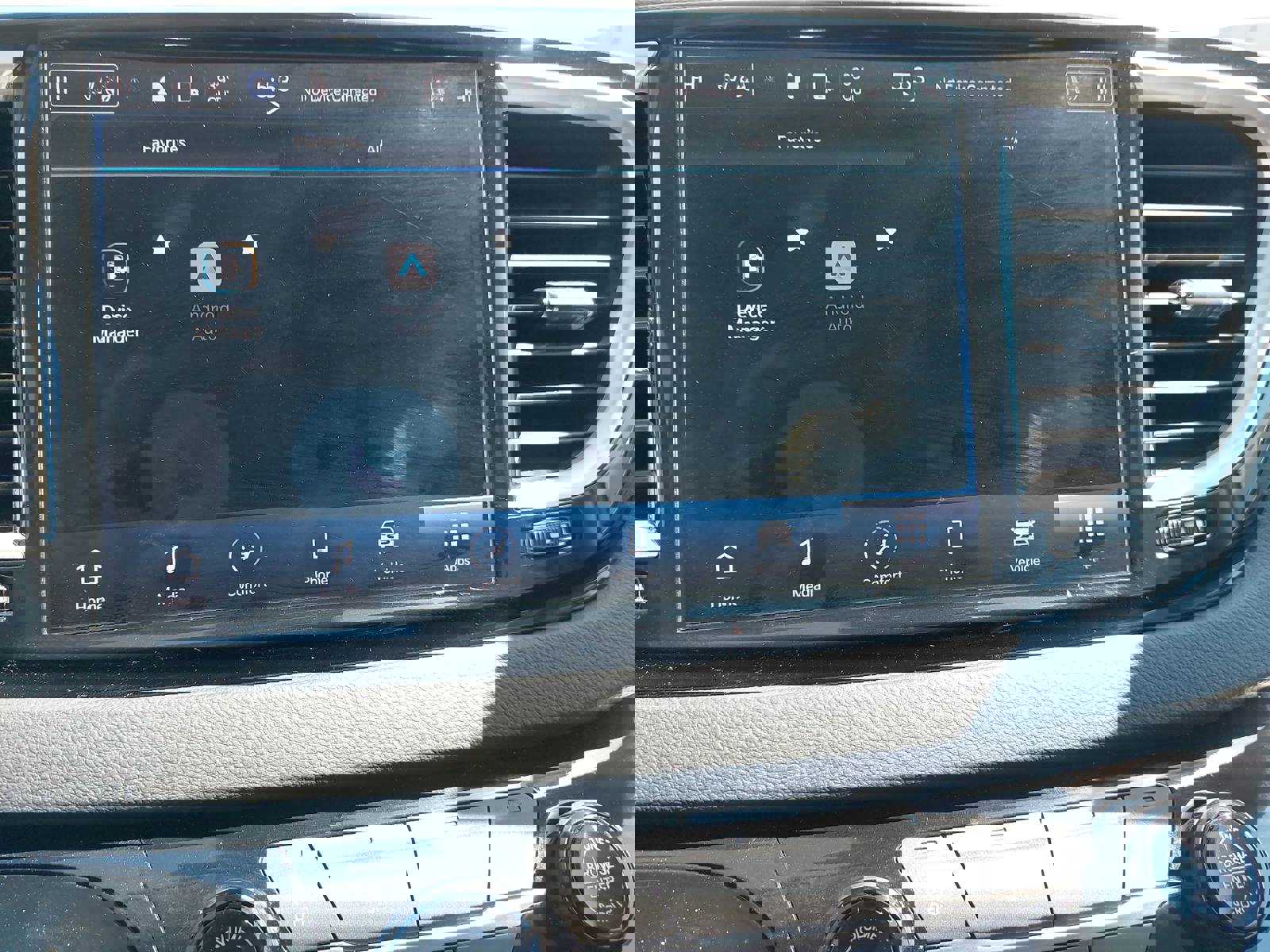 Used 2023 Chrysler Pacifica Touring-L image 24