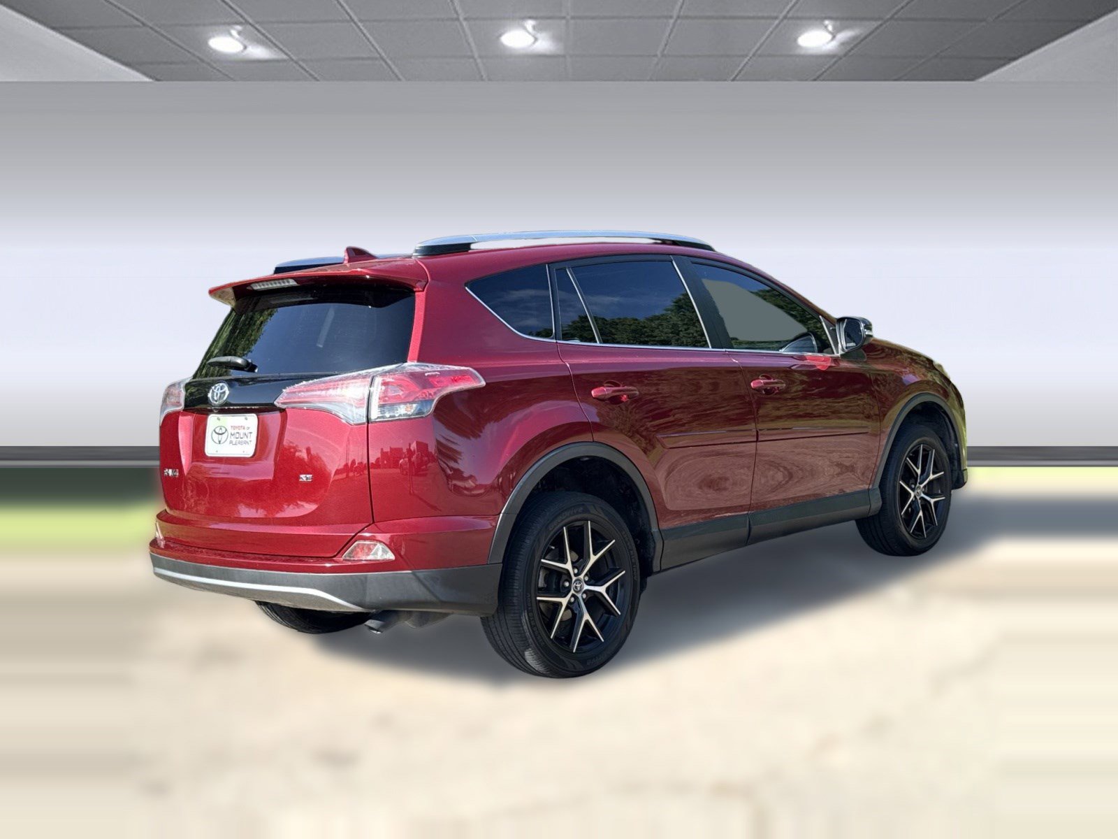Used 2018 Toyota RAV4 SE w/ Power Extra Value Package image 24