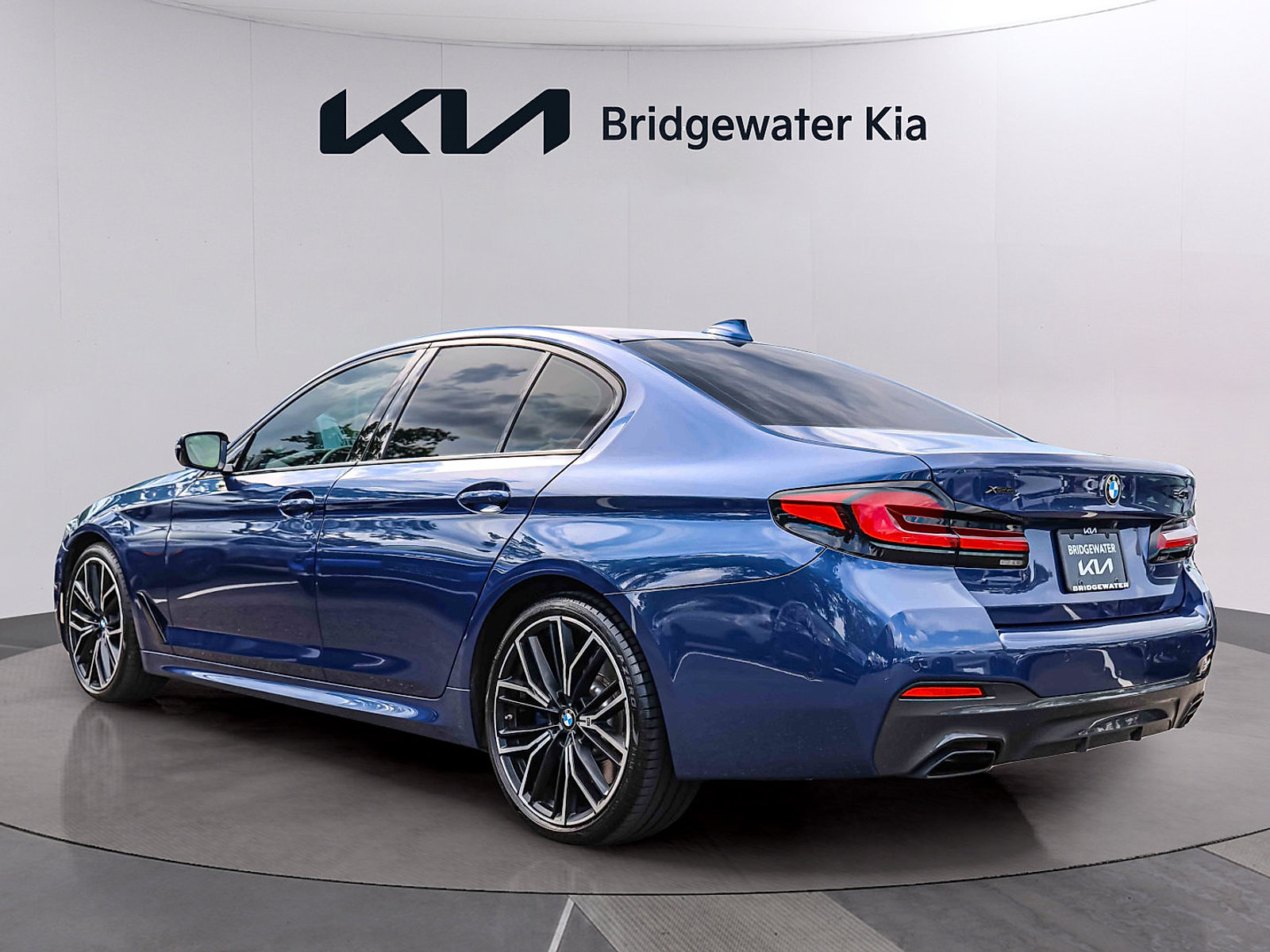 Used 2021 BMW 540i xDrive w/ Dynamic Handling Package AWD/4WD image 4