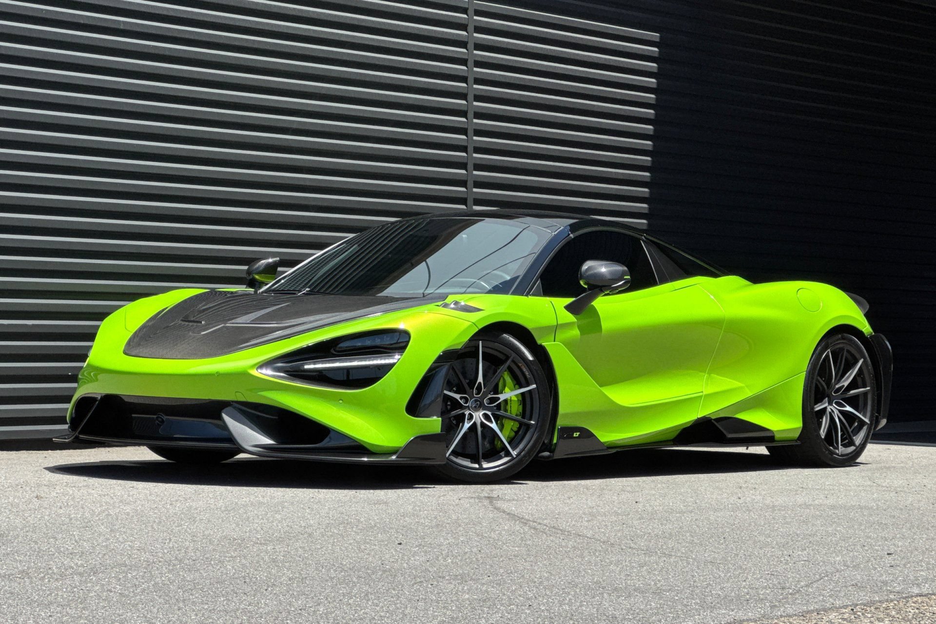 Used 2022 McLaren 765LT RWD image 12