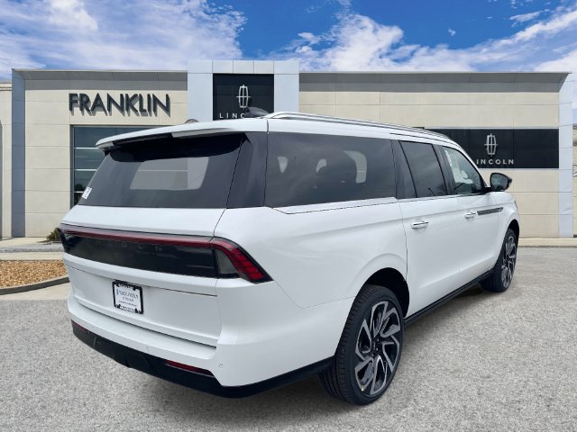 New 2026 Lincoln Navigator L Reserve AWD/4WD image 7