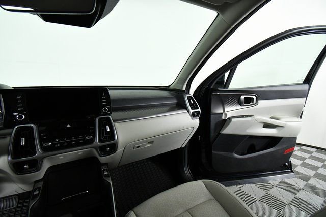 Used 2024 Kia Sorento EX image 20