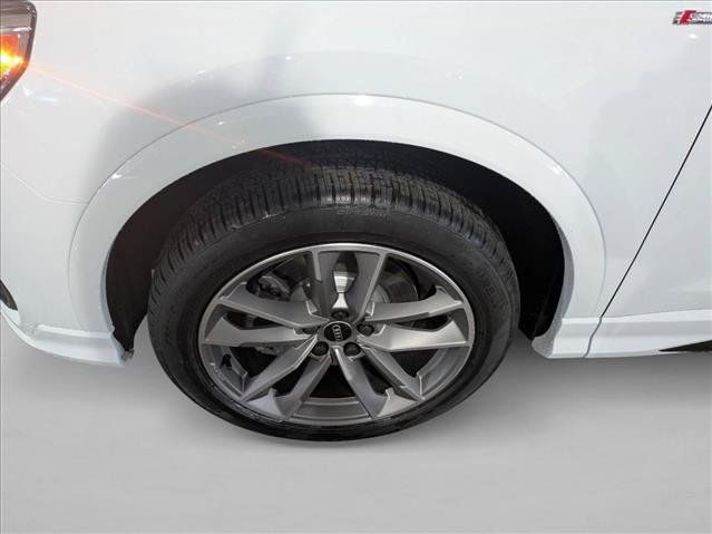 Certified 2025 Audi Q3 2.0T Premium w/ Black Optic Sport Package AWD/4WD image 10