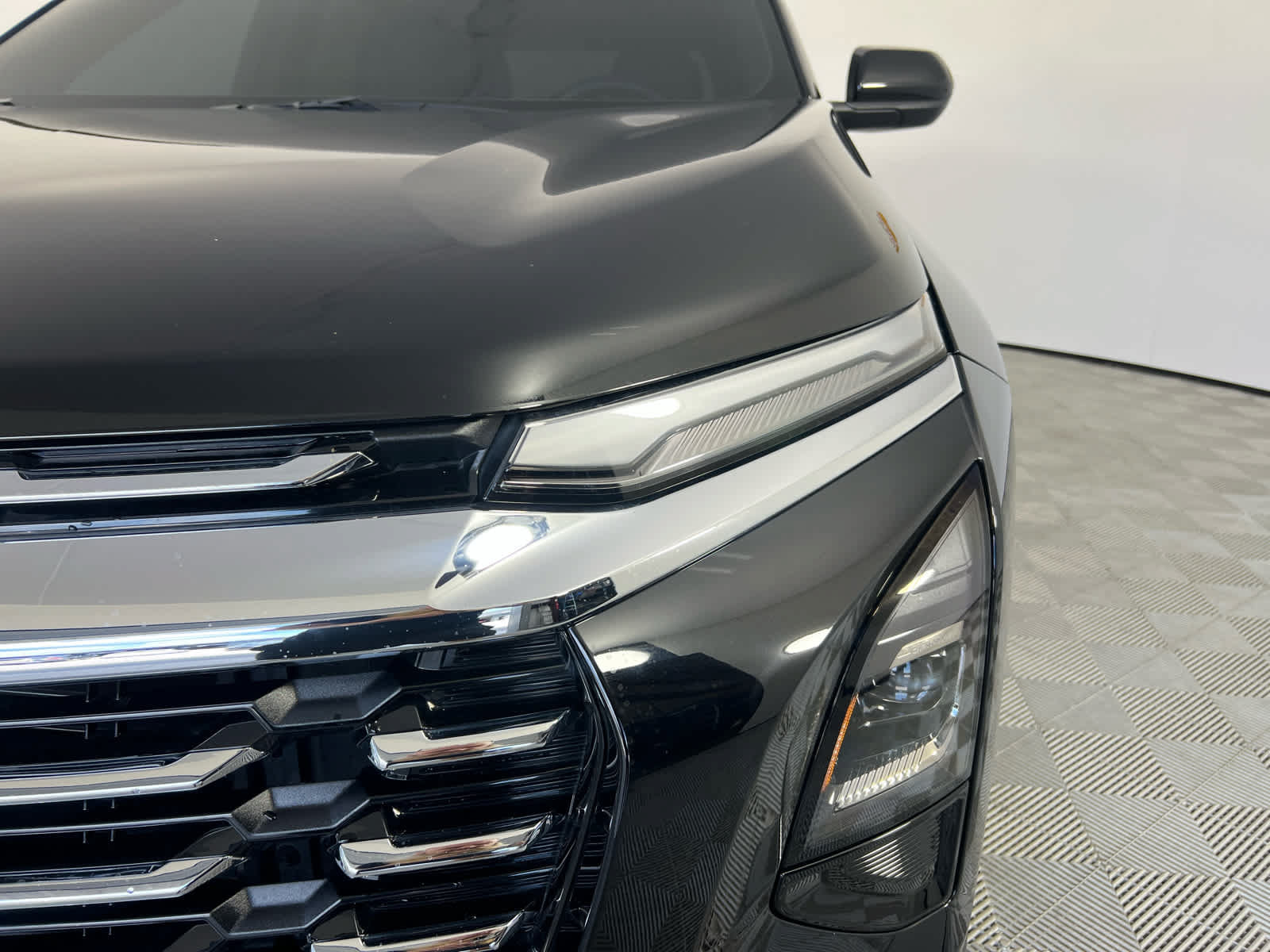 Used 2025 Chevrolet Equinox LT FWD image 11