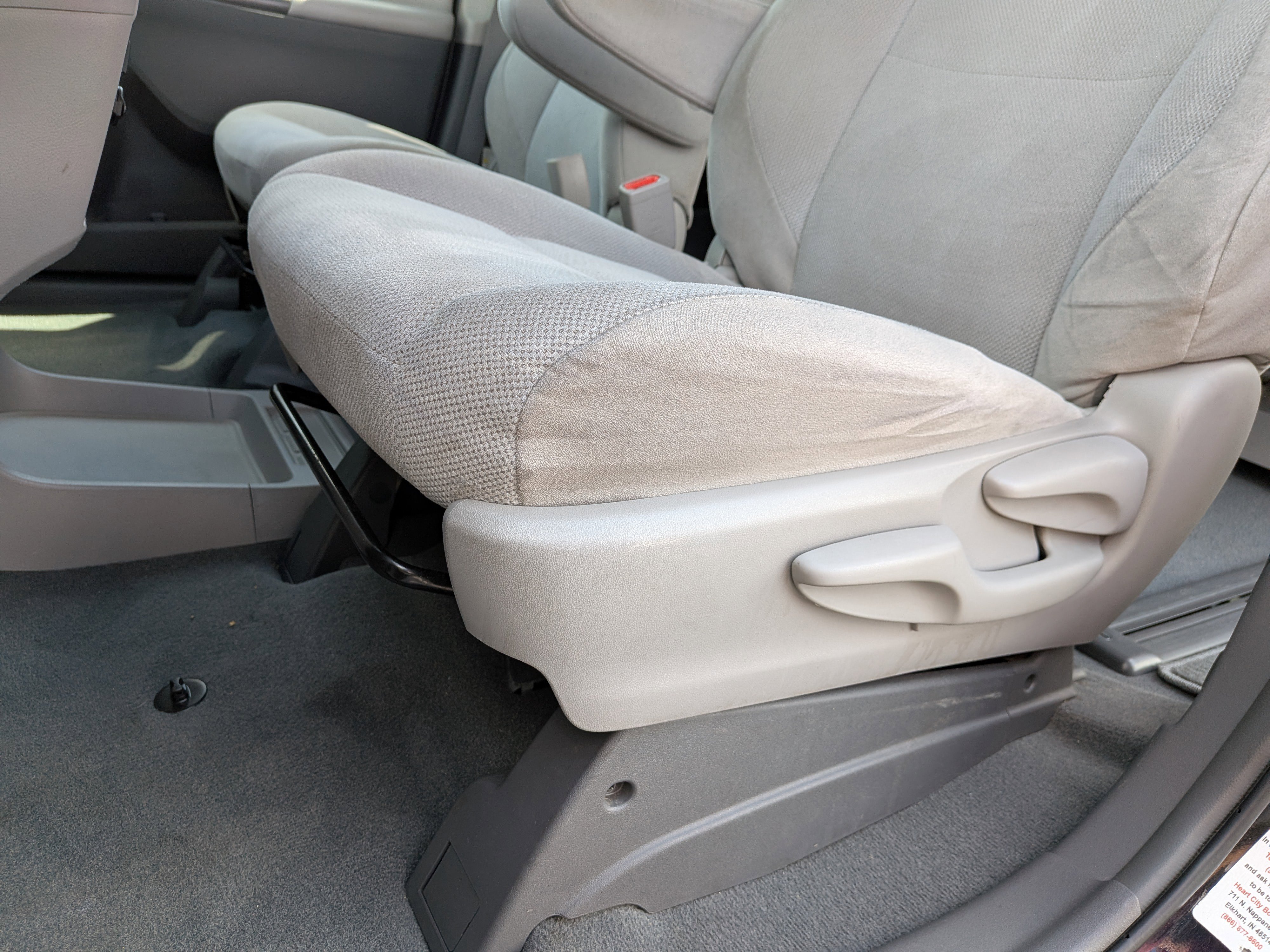 Used 2019 Toyota Sienna L w/ Carpet Mat Package FWD image 14