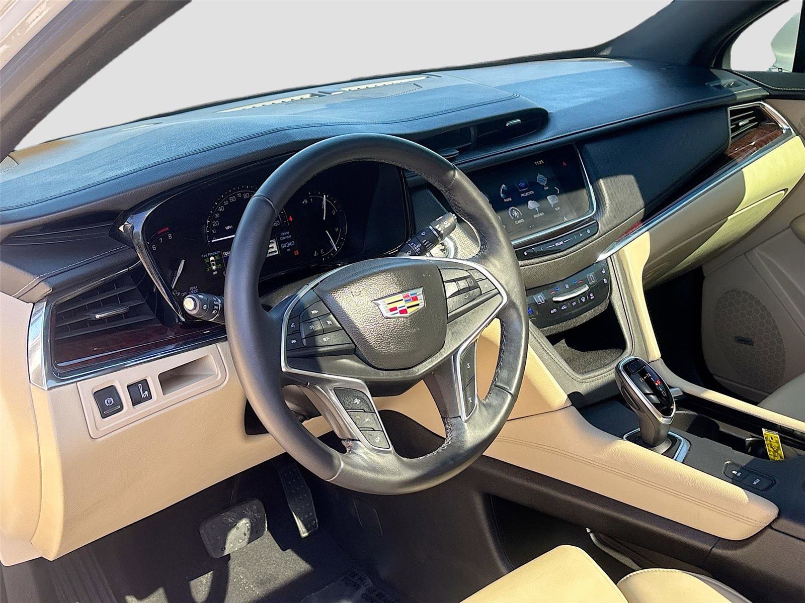 Used 2017 Cadillac XT5 Premium Luxury image 9