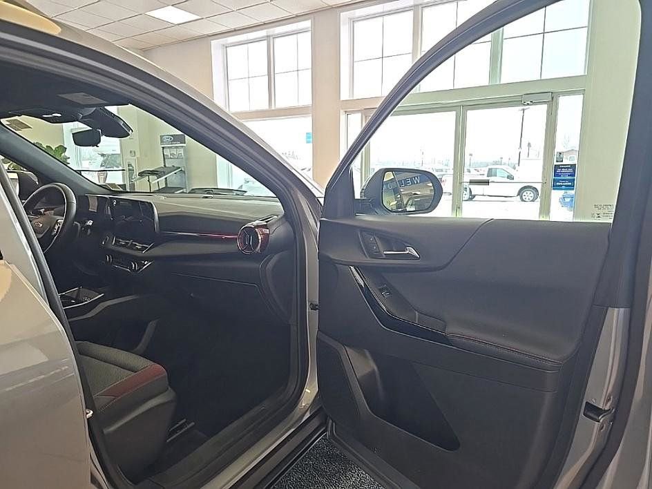 Used 2025 Chevrolet Equinox RS w/ Safety and Technology Package image 33