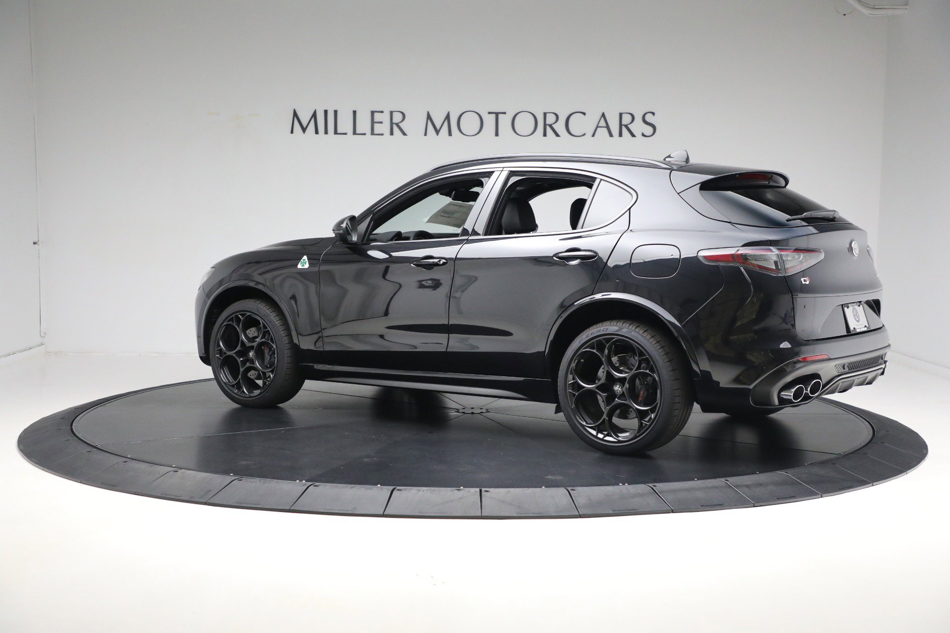 New 2024 Alfa Romeo Stelvio Quadrifoglio w/ Active Assist Plus Package AWD/4WD image 11