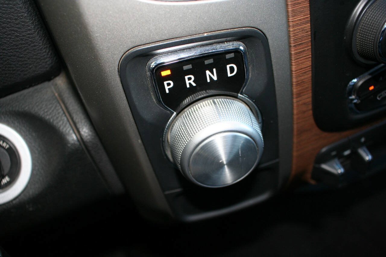 Used 2014 RAM 1500 Laramie RWD image 21