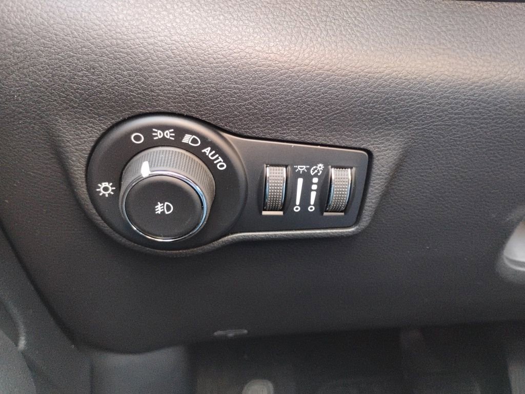 New 2026 Jeep Compass Latitude image 38