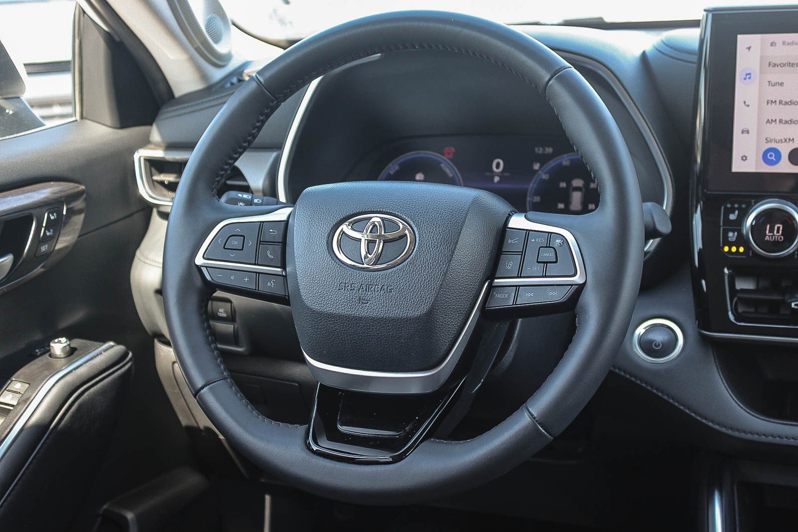 Certified 2025 Toyota Highlander Limited image 16