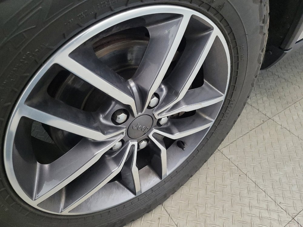 Used 2020 Jeep Grand Cherokee Limited image 31