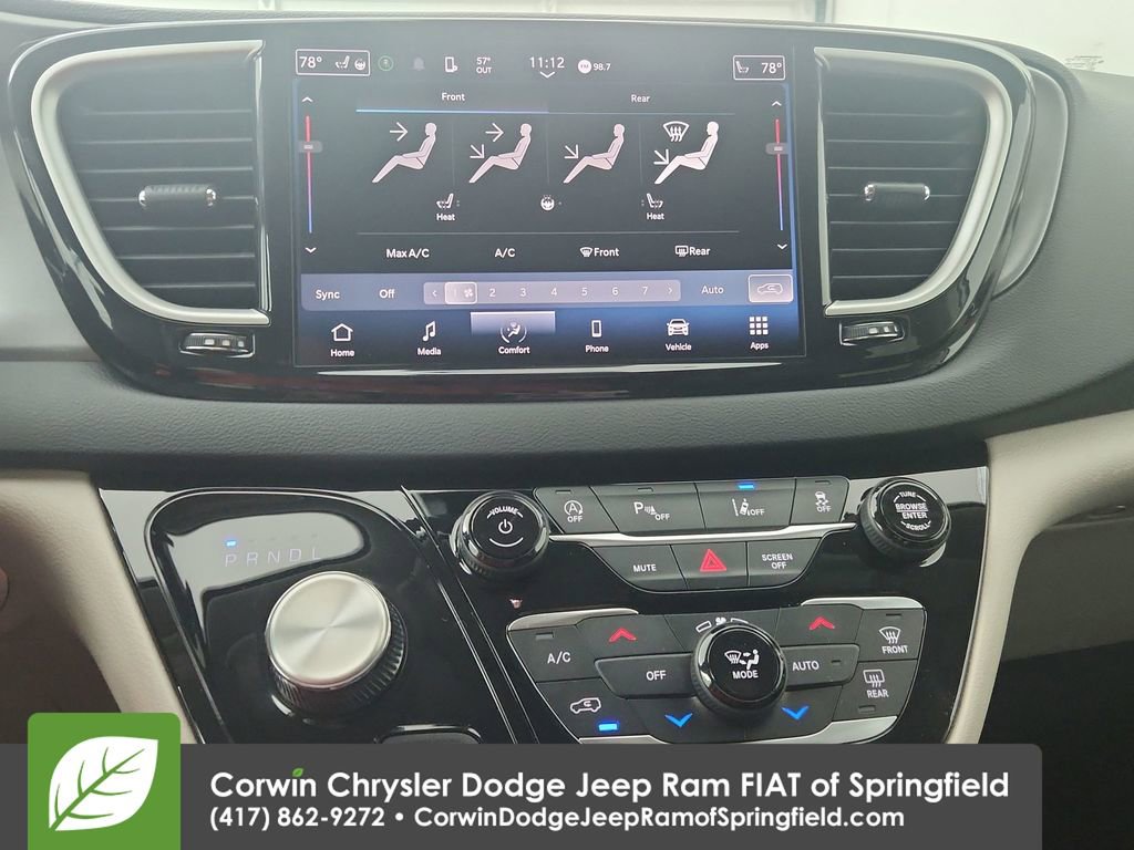 Certified 2023 Chrysler Pacifica Touring-L image 25