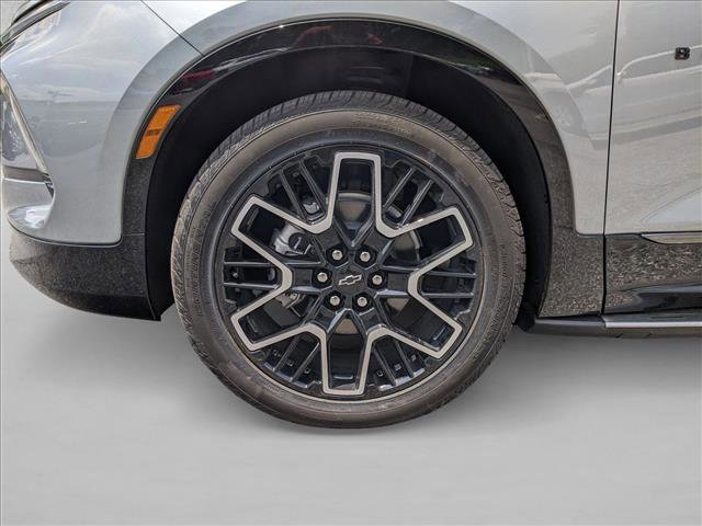 New 2025 Chevrolet Blazer RS w/ LPO, 'HIT The Road' Package FWD image 9