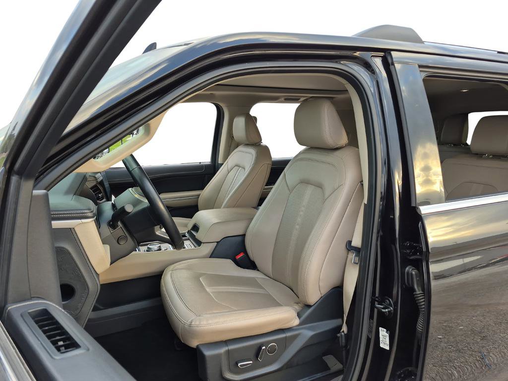 Used 2023 Ford Expedition Limited image 16