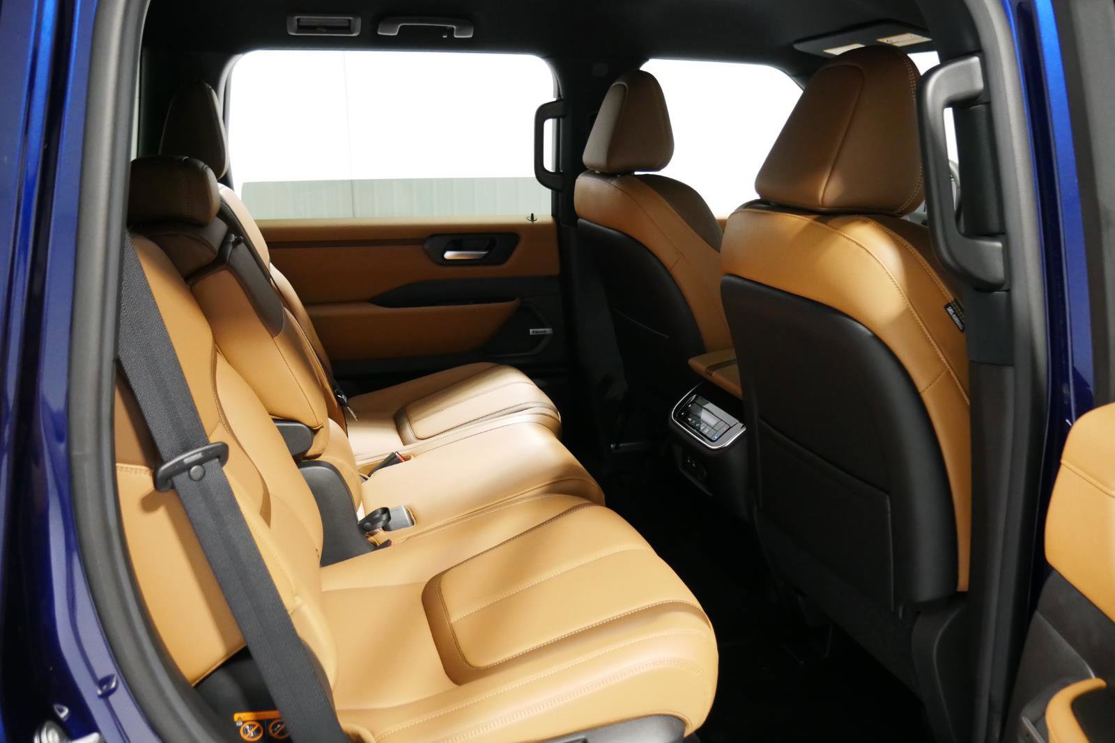 New 2025 Nissan Armada SL w/ Convenience Package image 18