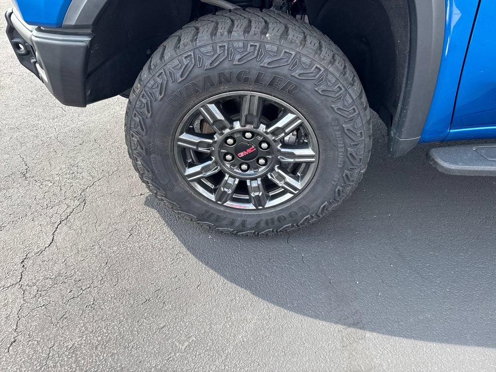 Used 2024 GMC Sierra 1500 AT4X AWD/4WD image 2