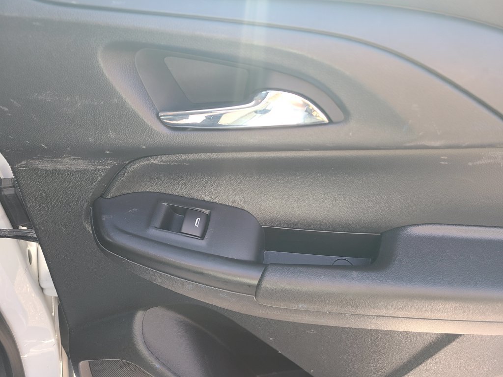 Used 2022 Chevrolet TrailBlazer LS FWD image 14
