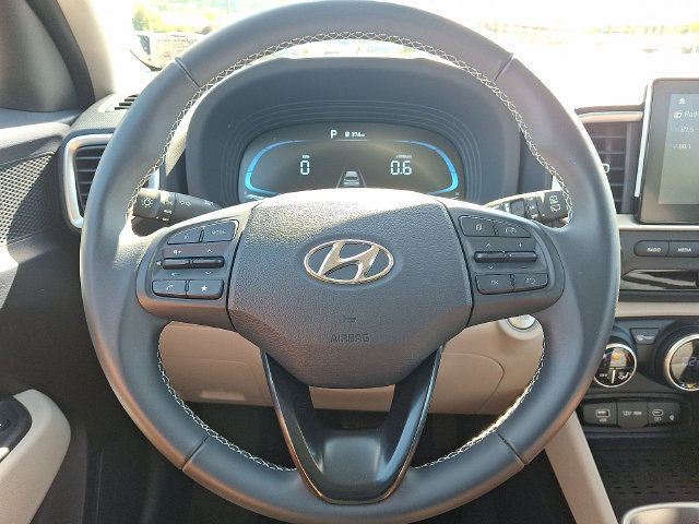 Certified 2026 Hyundai Venue SEL FWD image 18