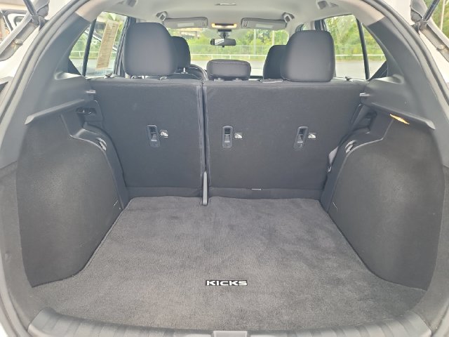 Used 2023 Nissan Kicks SV FWD image 18
